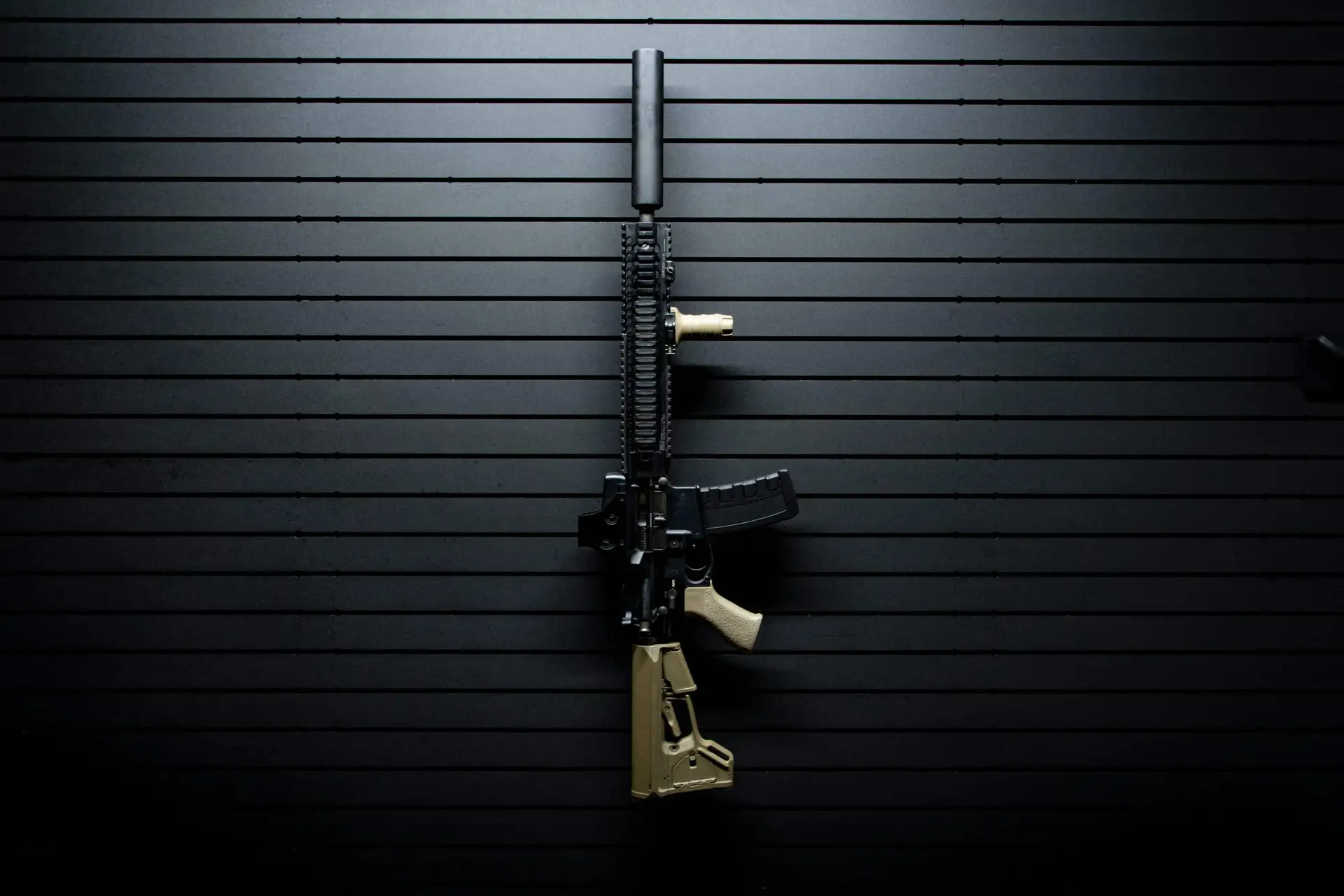 Live Wallpaper 4K: Stunning Gun Design, image size:1920x1280