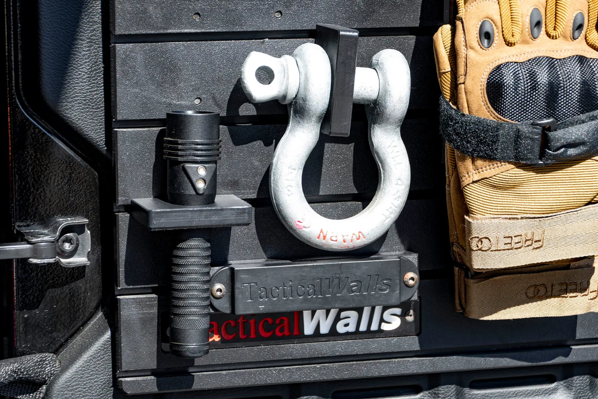 Tactical Walls Vmod, Jeep package with gear