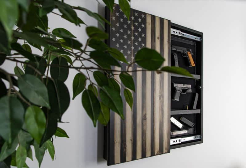 Concealment Flag open with pistols