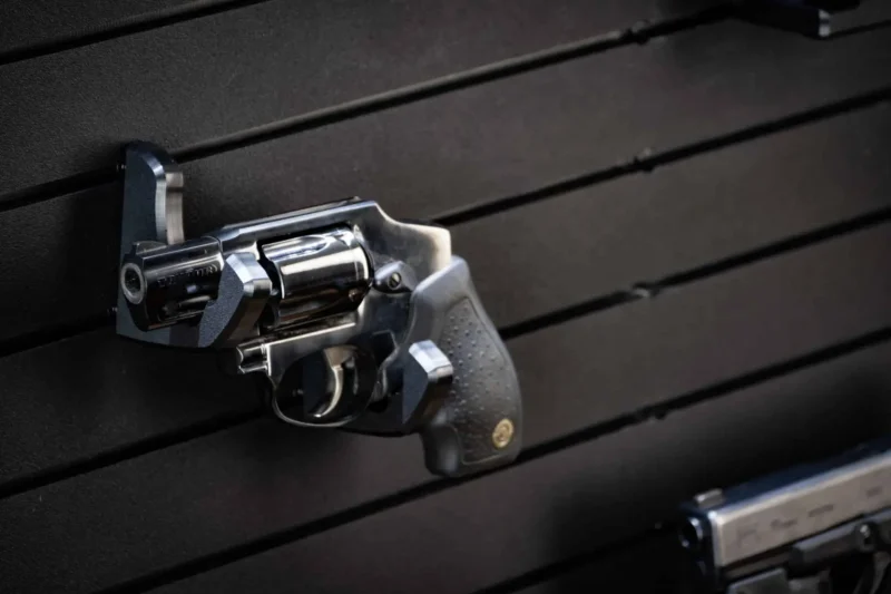 Pistols, handguns holder