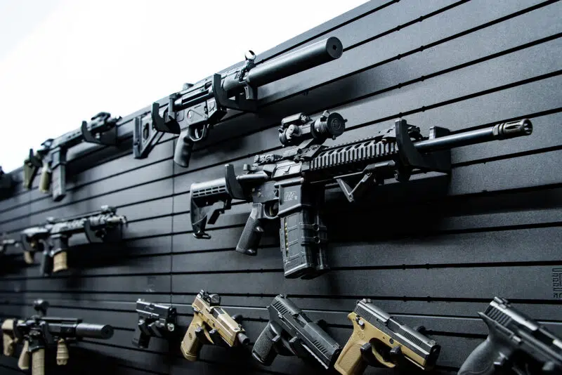 modwall display store 21 gun wall